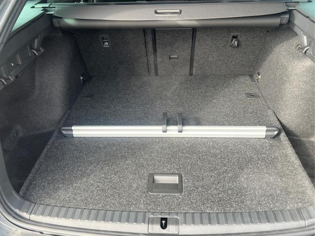Skoda / Octavia Combi / Grau / / / NAVI+MATRIX-LED+EL. HECKKL.+ 18LM