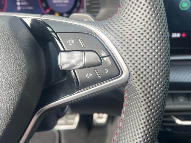 Skoda / Octavia Combi / Grau / / / NAVI+MATRIX-LED+EL. HECKKL.+ 18LM