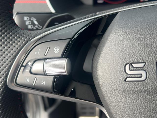 Skoda / Octavia Combi / Grau / / / NAVI+MATRIX-LED+EL. HECKKL.+ 18LM