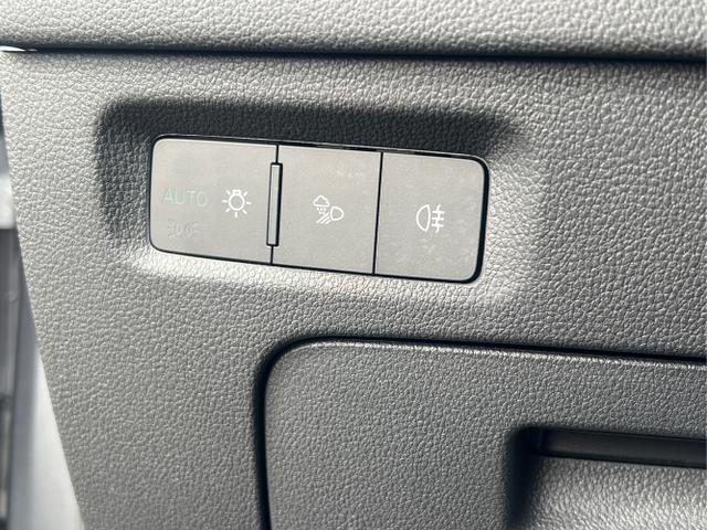 Skoda / Octavia Combi / Grau / / / NAVI+MATRIX-LED+EL. HECKKL.+ 18LM