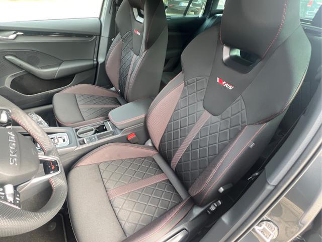 Skoda / Octavia Combi / Grau / / / NAVI+MATRIX-LED+EL. HECKKL.+ 18LM
