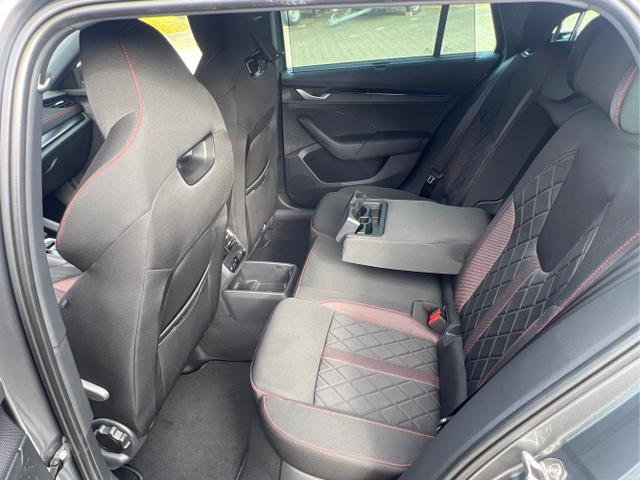 Skoda / Octavia Combi / Grau / / / NAVI+MATRIX-LED+EL. HECKKL.+ 18LM