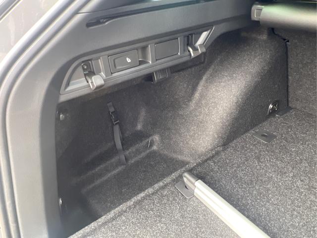 Skoda / Octavia Combi / Grau / / / NAVI+MATRIX-LED+EL. HECKKL.+ 18LM