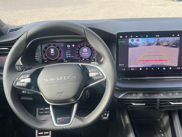 Skoda / Octavia Combi / Schwarz / / / NAVI+MATRIX-LED+EL. HECKKL.+ 18LM