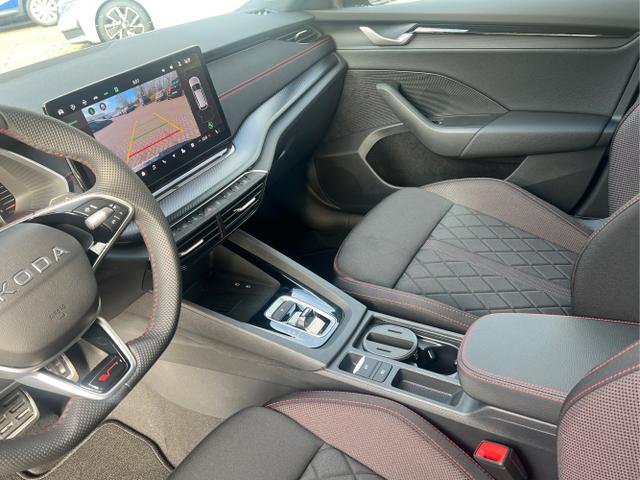Skoda / Octavia Combi / Schwarz / / / NAVI+MATRIX-LED+EL. HECKKL.+ 18LM