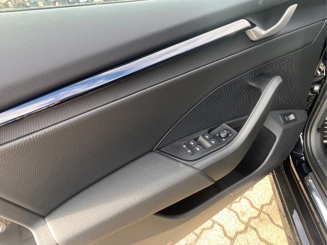 Skoda / Octavia Combi / Schwarz / / / NAVI+MATRIX-LED+EL. HECKKL.+ 18LM