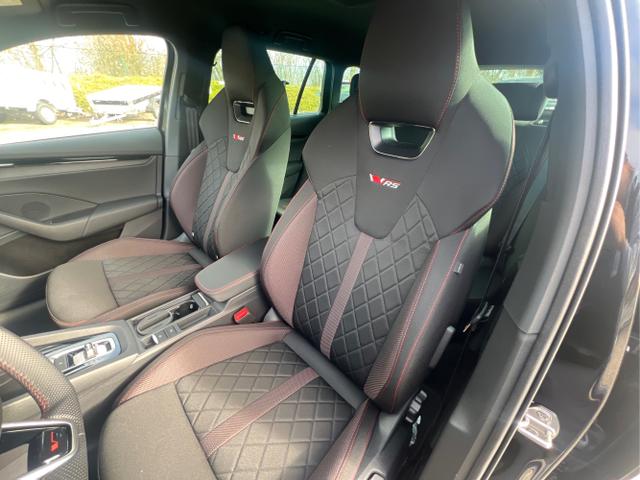 Skoda / Octavia Combi / Schwarz / / / NAVI+MATRIX-LED+EL. HECKKL.+ 18LM