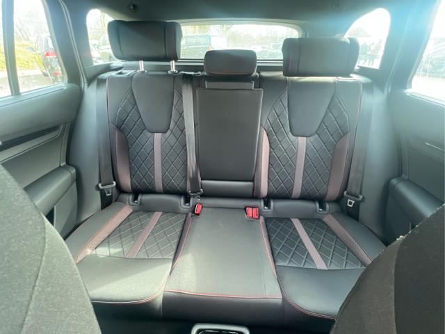 Skoda / Octavia Combi / Schwarz / / / NAVI+MATRIX-LED+EL. HECKKL.+ 18LM