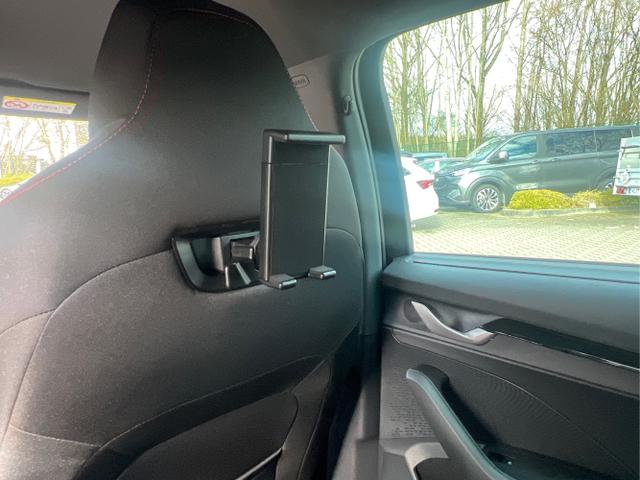 Skoda / Octavia Combi / Schwarz / / / NAVI+MATRIX-LED+EL. HECKKL.+ 18LM