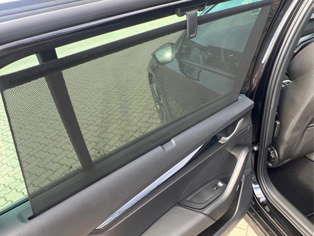 Skoda / Octavia Combi / Schwarz / / / NAVI+MATRIX-LED+EL. HECKKL.+ 18LM