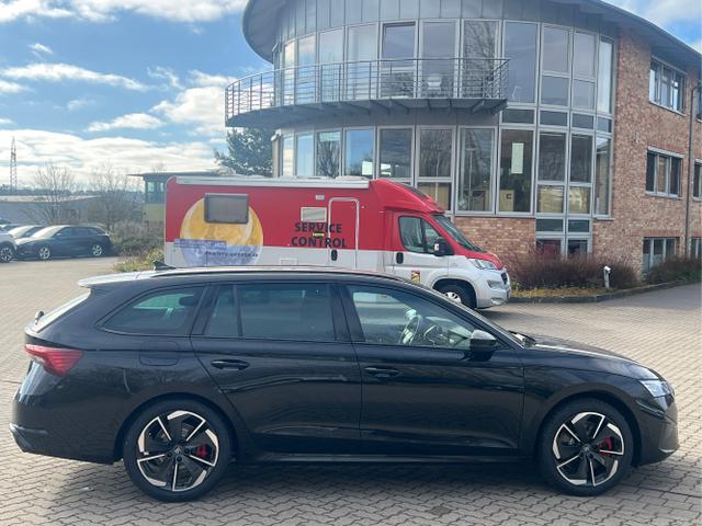 Skoda / Octavia Combi / Schwarz / / / NAVI+MATRIX-LED+EL. HECKKL.+ 18LM