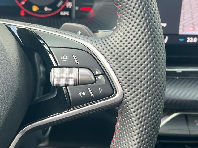 Skoda / Octavia Combi / Grau / / / PANO+NAVI+MATRIX+CANTON+19 LM+KAMERA