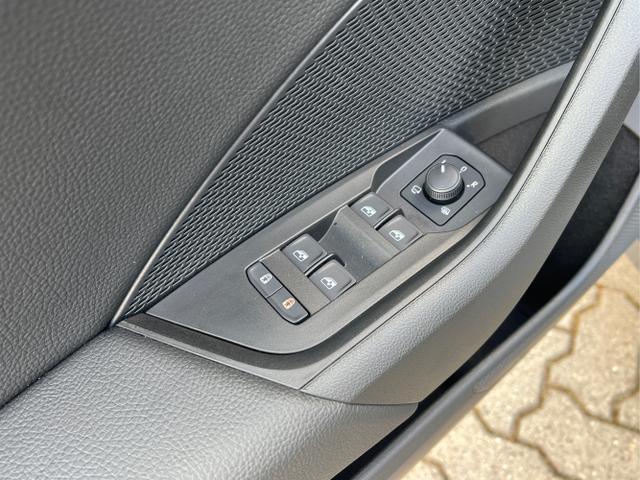 Skoda / Octavia Combi / Grau / / / PANO+NAVI+MATRIX+CANTON+19 LM+KAMERA