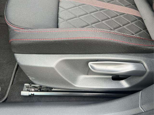 Skoda / Octavia Combi / Grau / / / PANO+NAVI+MATRIX+CANTON+19 LM+KAMERA