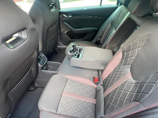 Skoda / Octavia Combi / Grau / / / PANO+NAVI+MATRIX+CANTON+19 LM+KAMERA