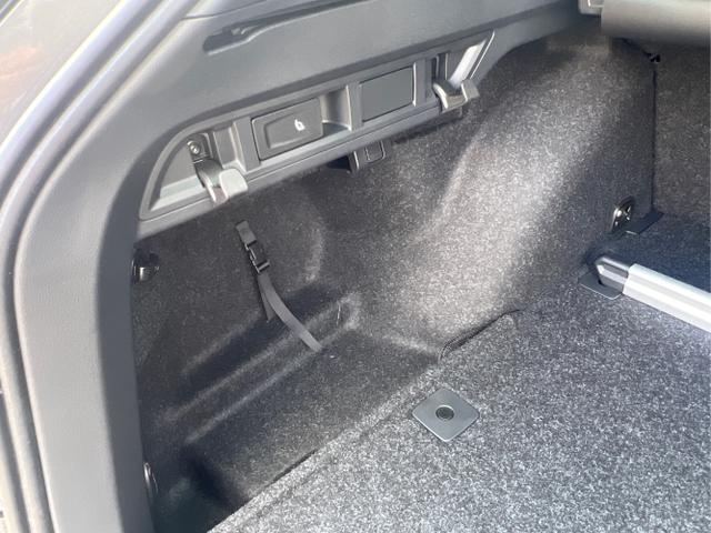 Skoda / Octavia Combi / Grau / / / PANO+NAVI+MATRIX+CANTON+19 LM+KAMERA