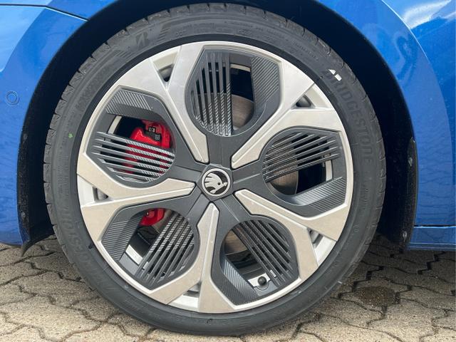Skoda / Octavia Combi / Blau / / / PANO+NAVI+MATRIX+CANTON+19 LM+KAMERA
