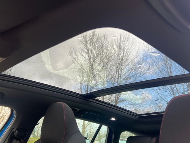 Skoda / Octavia Combi / Blau / / / PANO+NAVI+MATRIX+CANTON+19 LM+KAMERA