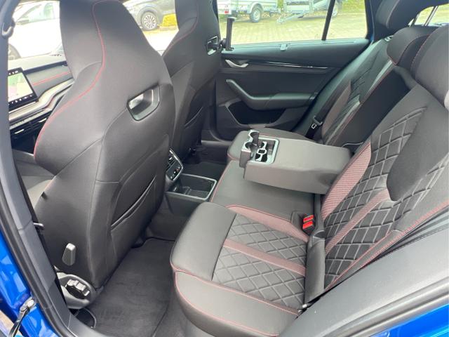Skoda / Octavia Combi / Blau / / / PANO+NAVI+MATRIX+CANTON+19 LM+KAMERA