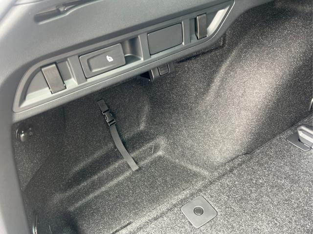 Skoda / Octavia Combi / Blau / / / PANO+NAVI+MATRIX+CANTON+19 LM+KAMERA
