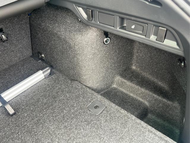 Skoda / Octavia Combi / Blau / / / PANO+NAVI+MATRIX+CANTON+19 LM+KAMERA