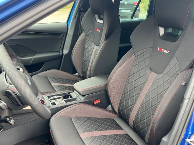 Skoda / Octavia Combi / Blau / / / NAVI+MATRIX-LED+EL. HECKKL.+ 18LM