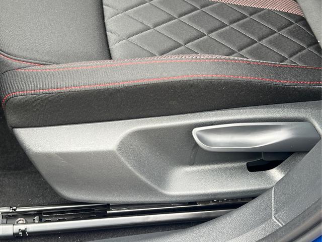 Skoda / Octavia Combi / Blau / / / NAVI+MATRIX-LED+EL. HECKKL.+ 18LM