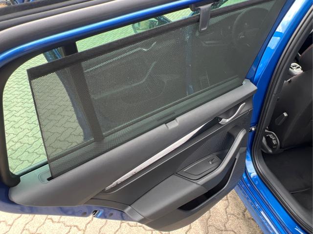 Skoda / Octavia Combi / Blau / / / NAVI+MATRIX-LED+EL. HECKKL.+ 18LM