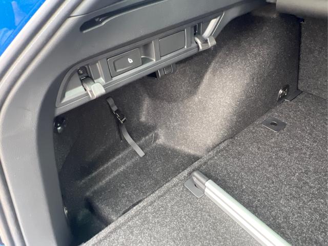 Skoda / Octavia Combi / Blau / / / NAVI+MATRIX-LED+EL. HECKKL.+ 18LM