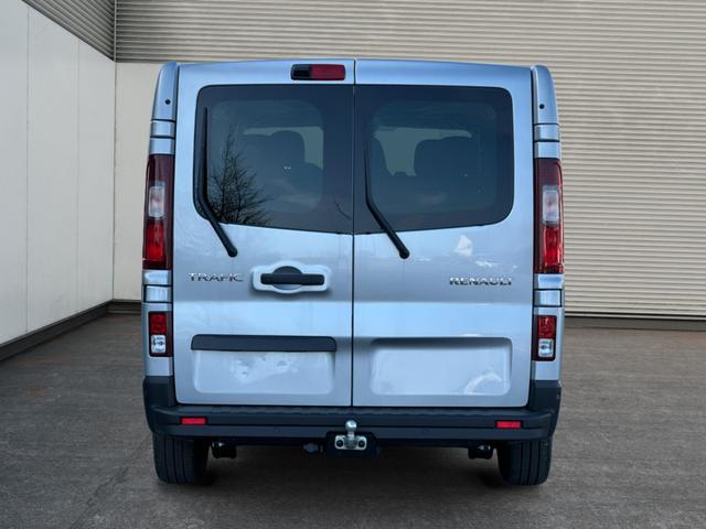 Renault / Trafic / / / / 