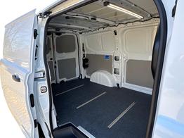 Volkswagen T7 Kastenwagen Langer Radstand Transporter AHK+HECKFLÜGELTÜREN+KAMERA+SHZ+KLIMA+PDC+LED 