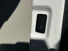 Volkswagen T7 Kastenwagen Langer Radstand Transporter AHK+HECKFLÜGELTÜREN+KAMERA+SHZ+KLIMA+PDC+LED 