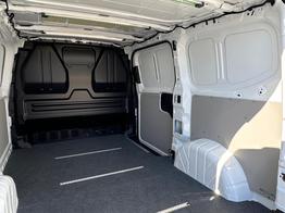 Volkswagen T7 Kastenwagen Langer Radstand Transporter AHK+HECKFLÜGELTÜREN+KAMERA+SHZ+KLIMA+PDC+LED 