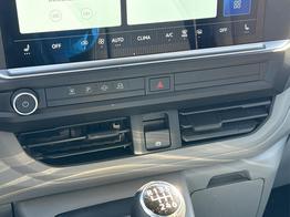 Volkswagen T7 Kastenwagen Langer Radstand Transporter AHK+HECKFLÜGELTÜREN+KAMERA+SHZ+KLIMA+PDC+LED 