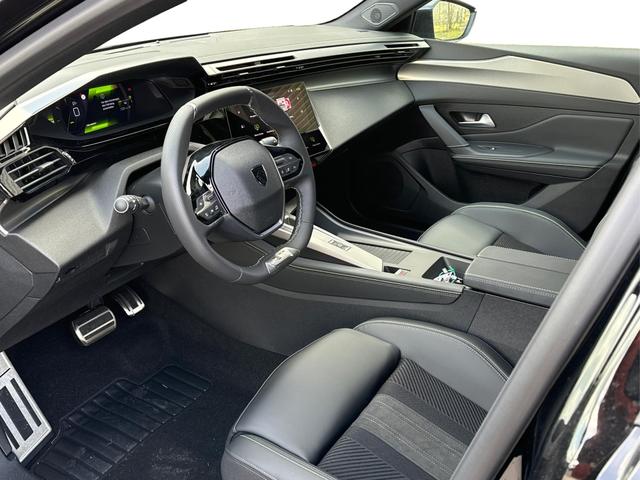 Peugeot / 408 / / / / 