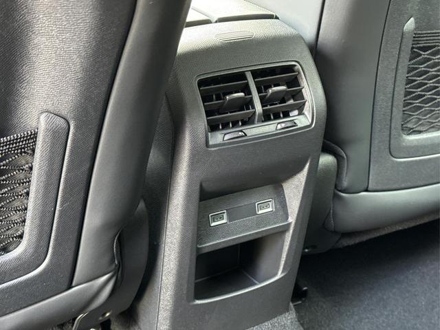 Peugeot / 408 / / / / 