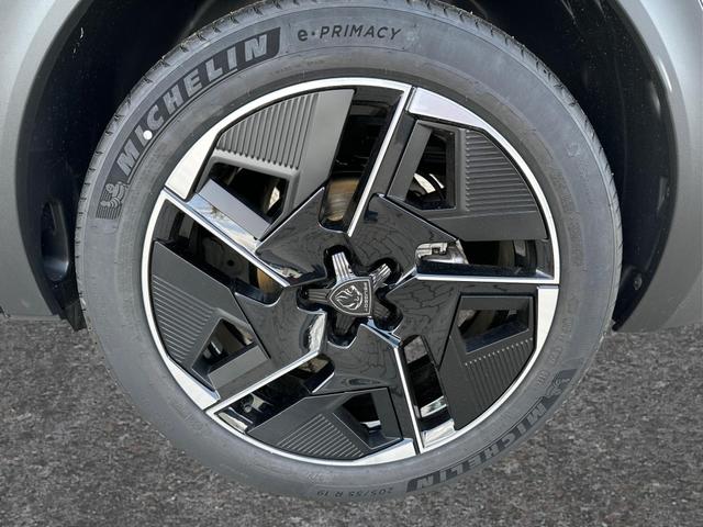 Peugeot / 408 / / / / 