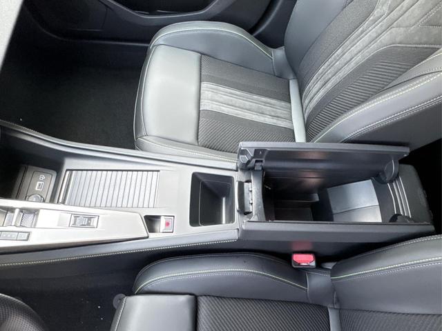 Peugeot / 408 / / / / 