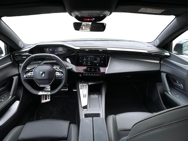 Peugeot / 408 / / / / 
