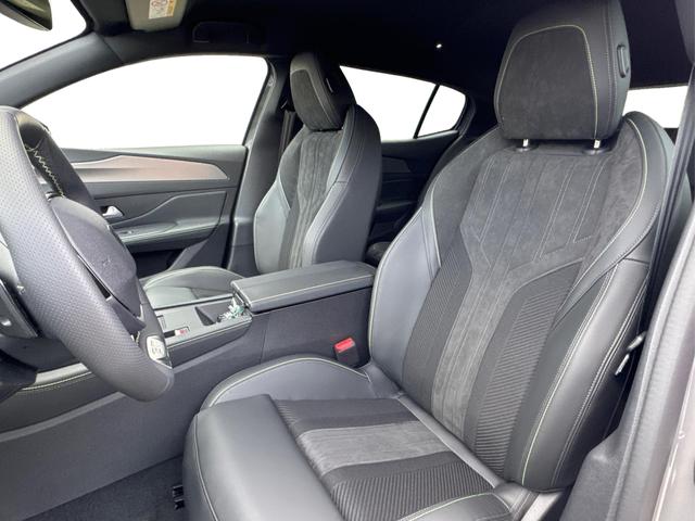 Peugeot / 408 / / / / 