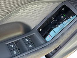 Audi A5 Basis AHK+NAVI+EL.HECKKL.+PDC+LED+17 LM 