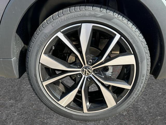 Volkswagen / T-Cross / / / / NAVI+IQ.LIGHT MATRIX+ACC+KAMERA+18'' ALU