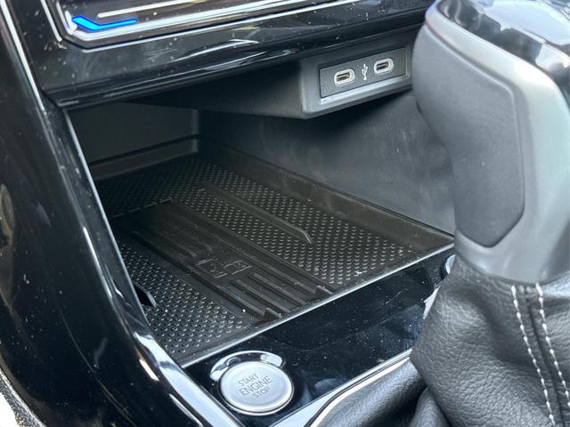 Volkswagen / T-Cross / / / / NAVI+IQ.LIGHT MATRIX+ACC+KAMERA+18'' ALU