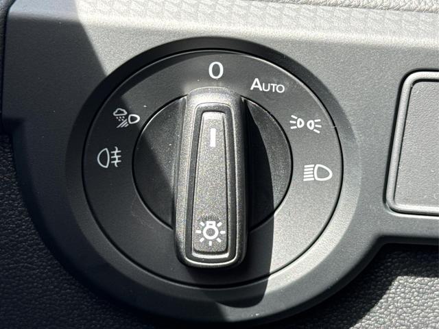 Volkswagen / T-Cross / / / / NAVI+IQ.LIGHT MATRIX+ACC+KAMERA+18'' ALU
