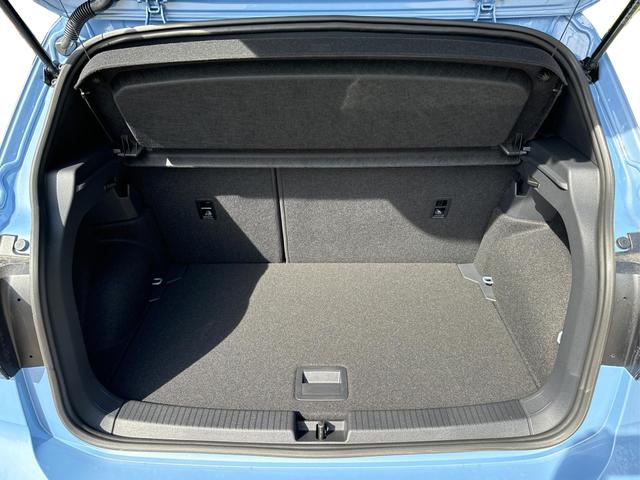 Volkswagen / T-Cross / / / / NAVI+IQ.LIGHT MATRIX+ACC+KAMERA+18'' ALU