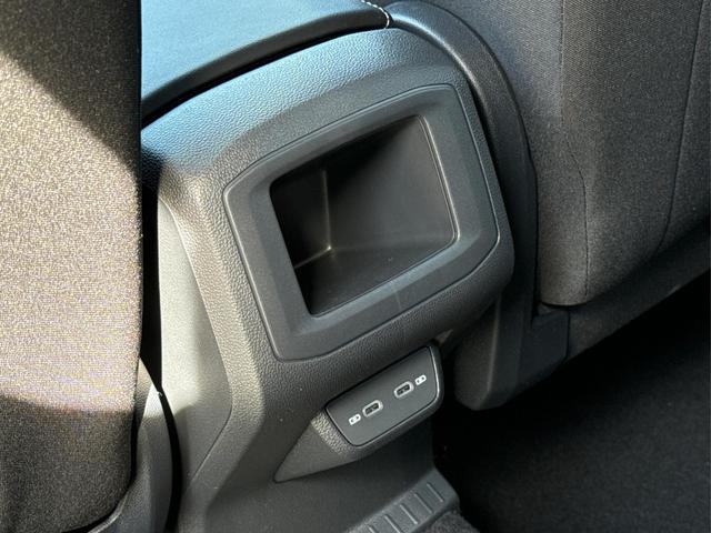 Volkswagen / T-Cross / / / / NAVI+IQ.LIGHT MATRIX+ACC+KAMERA+18'' ALU