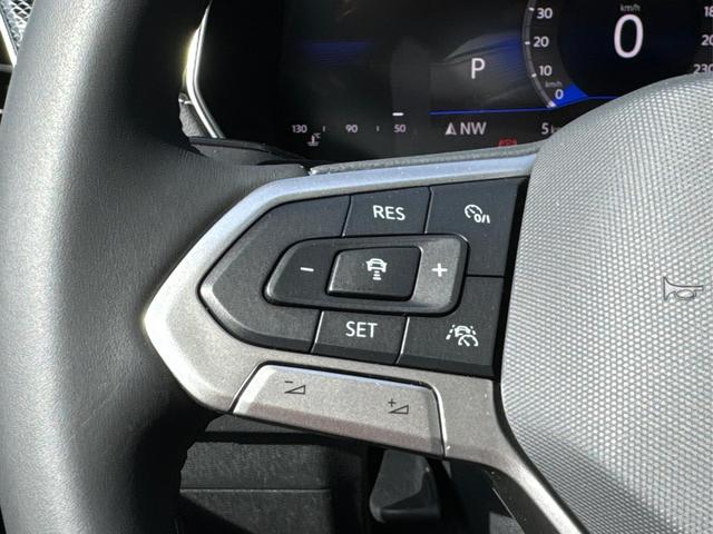 Volkswagen / T-Cross / / / / NAVI+IQ.LIGHT MATRIX+ACC+KAMERA+18'' ALU