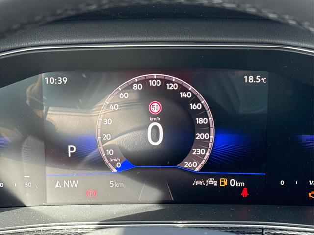 Volkswagen / T-Cross / / / / NAVI+IQ.LIGHT MATRIX+ACC+KAMERA+18'' ALU