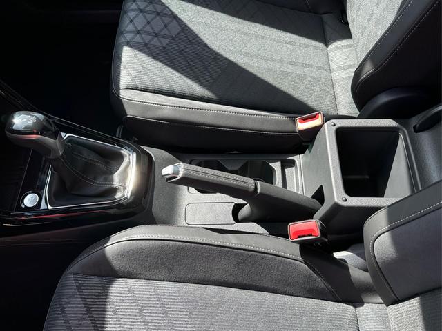 Volkswagen / T-Cross / / / / NAVI+IQ.LIGHT MATRIX+ACC+KAMERA+18'' ALU