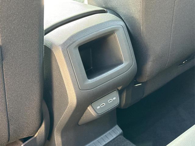 Volkswagen / T-Cross / / / / NAVI+IQ.LIGHT MATRIX+ACC+KAMERA+18'' ALU